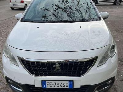 Usata Peugeot 2008 Active 82 CV (60 kW) 2016 Bianco SUV