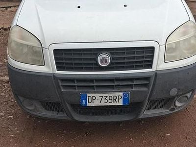 Usata Fiat Doblò 120 CV (88 kW) 2009 Bianco Monovolume