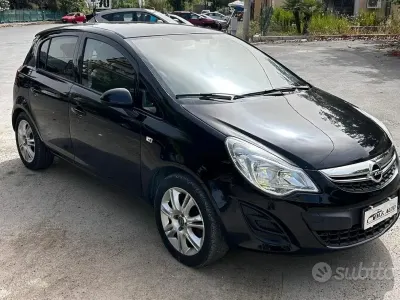 Usata Opel Corsa 86 CV (63 kW) 2013 Nero Utilitaria