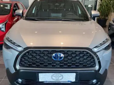 Usata Toyota Corolla Cross Trend 152 CV (111 kW) 2024 Argento SUV
