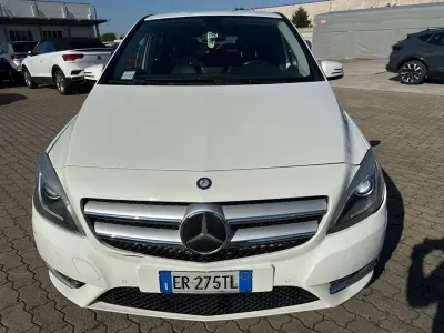 Usata Mercedes B180 Premium 109 CV (80 kW) 2013 Bianco Monovolume