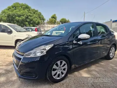 Usata Peugeot 208 Active 68 CV (50 kW) 2018 Bluazzurro Utilitaria