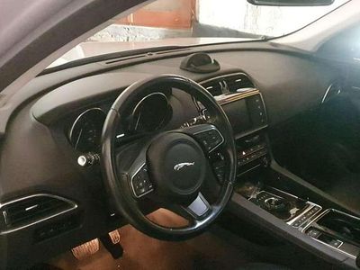 Occasion Jaguar F-Pace Prestige 179 ch (131 kW) 2018 Argent SUV