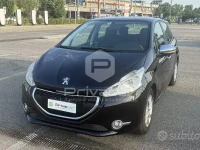 Usata Peugeot 208 Active 68 CV (50 kW) 2013 Bluazzurro Utilitaria
