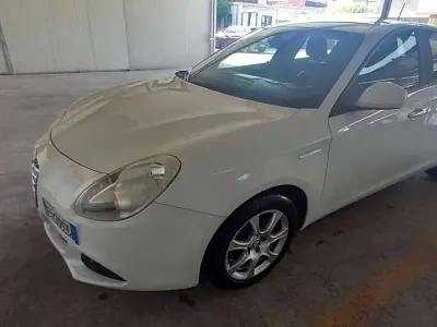 Usata Alfa Romeo Giulietta Progression 105 CV (77 kW) 2012 Utilitaria