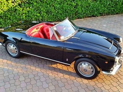 Usata Alfa Romeo Giulia Spider 97 CV (71 kW) 1963 Nero Cabrio