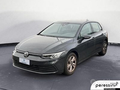 Usata VW Golf VIII Life 110 CV (80 kW) 2023 Urano grey Berlina