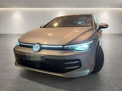 Usata VW Golf VIII Edition 150 CV (110 kW) 2024 Argento Berlina
