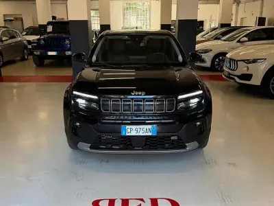 Begagnad Jeep Avenger Summit 101 HK (74 kW) 2023 Svart SUV