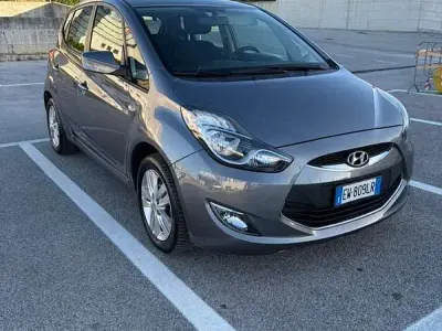 Usata Hyundai ix20 Xpossible 90 CV (66 kW) 2014 Grigio Utilitaria