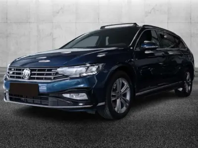 Usata VW Passat Business 150 CV (110 kW) 2024 Blu/azzurro Station wagon
