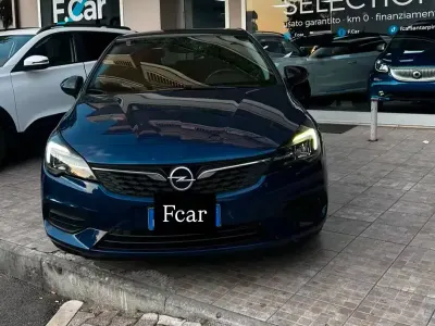 Usata Opel Astra Ultimate 122 CV (89 kW) 2021 Blu Berlina
