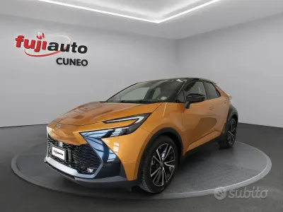 Usata Toyota C-HR Lounge 223 CV (164 kW) 2024 Sulfur & black met SUV