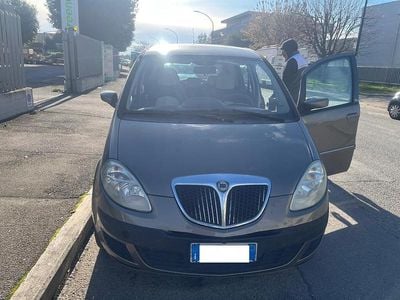 Grigio Usata 2007 Lancia Musa Monovolume | 3200 € (Buon prezzo)