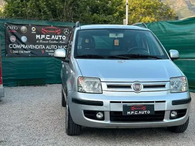 Begagnad Fiat Panda Dynamic 75 HK (55 kW) 2011 Grå Halvkombi