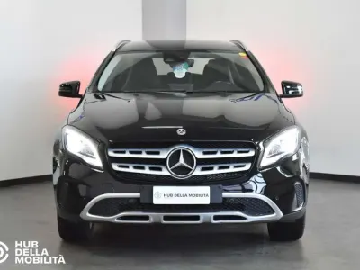 Usata Mercedes GLA180 109 CV (80 kW) 2018 Nero SUV