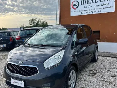 Usata Kia Venga Active 90 CV (66 kW) 2016 Blu Utilitaria