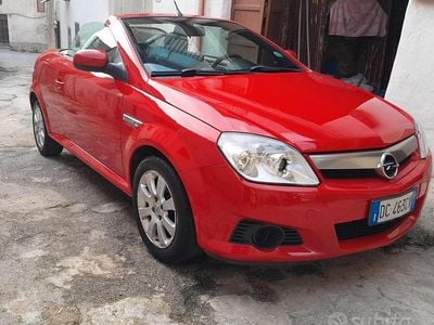 Usata Opel Tigra 90 CV (66 kW) 2006 Rosso Cabrio