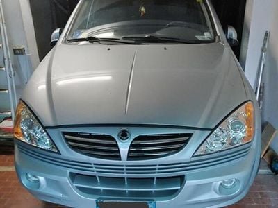 Usata SsangYong Kyron 141 CV (103 kW) 2006 Grigio SUV