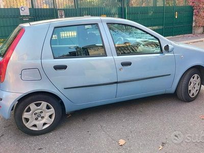 Usata Fiat Punto 80 CV (58 kW) 2004 Utilitaria