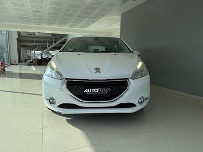 Usata Peugeot 208 Allure 68 CV (50 kW) 2014 Bianco Utilitaria