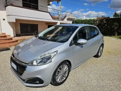 Usata Peugeot 208 Active 82 CV (60 kW) 2017 Grigio Utilitaria