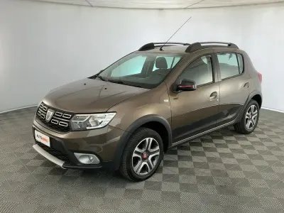 Usata Dacia Sandero Stepway 95 CV (69 kW) 2019 Marrone Berlina