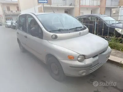Begagnad Fiat Multipla 103 HK (75 kW) 2002 Grå Minibuss