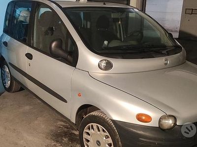 Usata Fiat Multipla 103 CV (75 kW) 2002 Grigio Monovolume