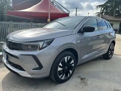 Usata Opel Grandland X Business Elegance 131 CV (96 kW) 2022 Argento SUV