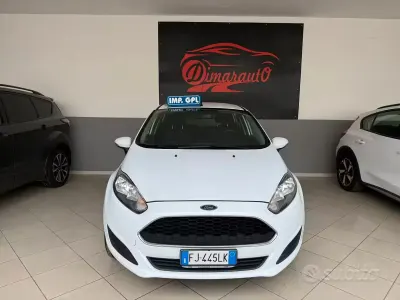 Usata Ford Fiesta 96 CV (70 kW) 2017 Bianco Utilitaria