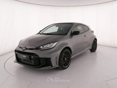 Usata Toyota Yaris 280 CV (205 kW) 2024 Gray Utilitaria