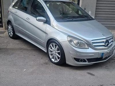 Grigio Usata 2010 Mercedes B200 Executive Monovolume | 4990 € (Buon prezzo)