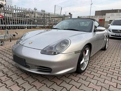 Begagnad Porsche Boxster 260 HK (191 kW) 2002 Grå Cab