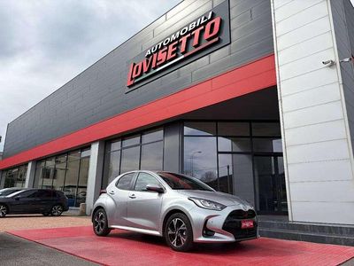 Usata Toyota Yaris Hybrid Trend 92 CV (67 kW) 2025 Argento Berlina