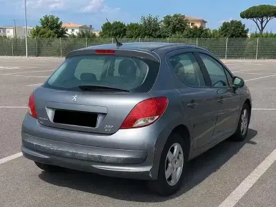 Usata Peugeot 207 73 CV (53 kW) 2009 Grigio Berlina