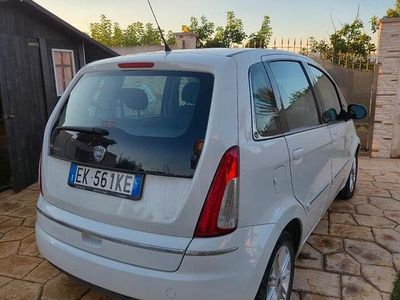 Usata Lancia Musa 95 CV (69 kW) 2011 Bianco Monovolume
