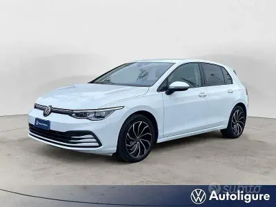 Usata VW Golf VIII Life 131 CV (96 kW) 2023 Bianco Berlina