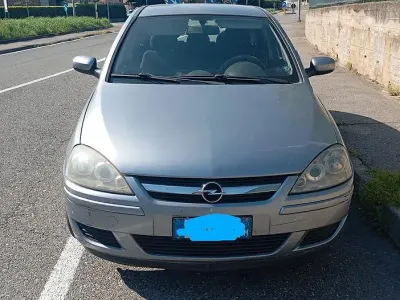 Usata Opel Corsa 54 CV (39 kW) 2004 Utilitaria