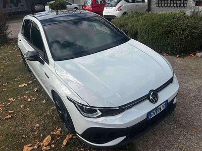 Usata VW Golf VIII GTI 300 CV (220 kW) 2022 Bianco pastello Berlina