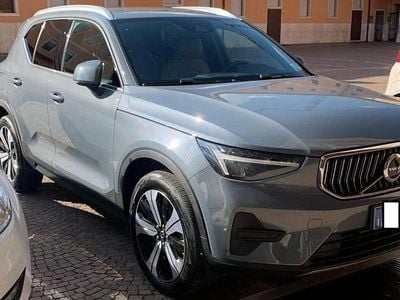 Grigio Usata 2022 Volvo XC40 Core SUV | 30.000 € (Cara)