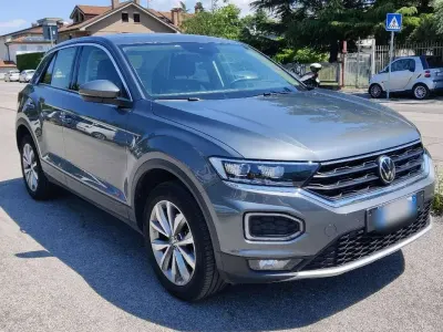Usata VW T-Roc Business 150 CV (110 kW) 2021 Grigio SUV