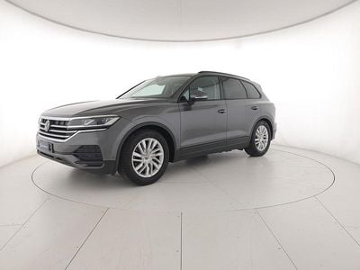 Usata VW Touareg Elegance 231 CV (169 kW) 2025 3m silicon grey metallizzato SUV