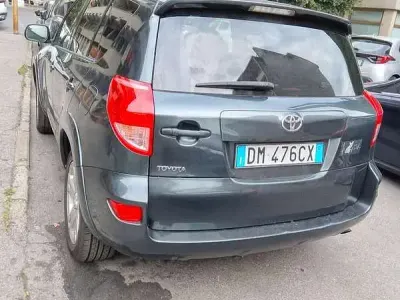 Usata Toyota RAV4 Luxury 177 CV (130 kW) 2007 Nero SUV
