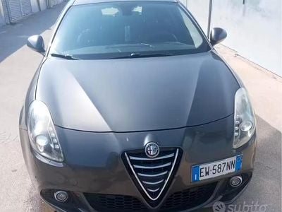 Usata Alfa Romeo Giulietta Exclusive 105 CV (77 kW) 2014 Grigio Utilitaria