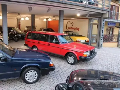 Usata Volvo 240 109 CV (80 kW) 1991 Rosso Station wagon