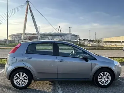 Usata Fiat Grande Punto 65 CV (47 kW) 2009 Grigio Utilitaria