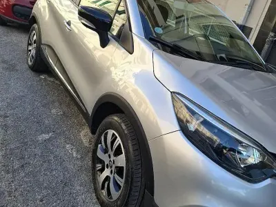Usata Renault Captur 90 CV (66 kW) 2017 Grigio SUV