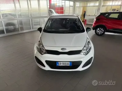 Usata Kia Rio EX 75 CV (55 kW) 2013 Bianco Berlina