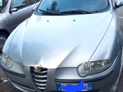 Usata Alfa Romeo 147 116 CV (85 kW) 2005 Grigio Utilitaria